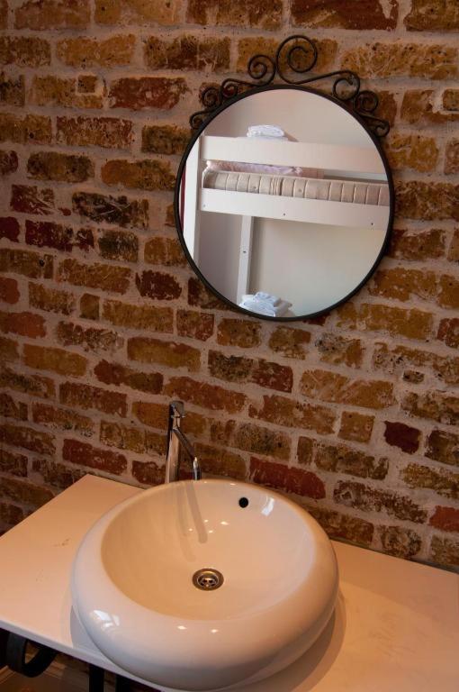 Hostel Lybeer Private Rooms Just For Two! 브뤼헤 외부 사진